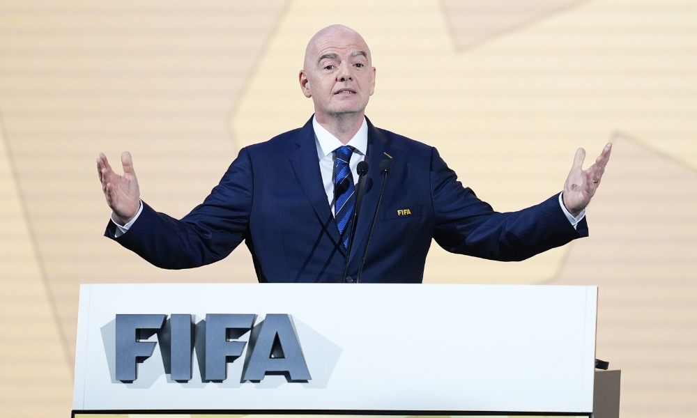 不仅仅通过 不仅仅通过